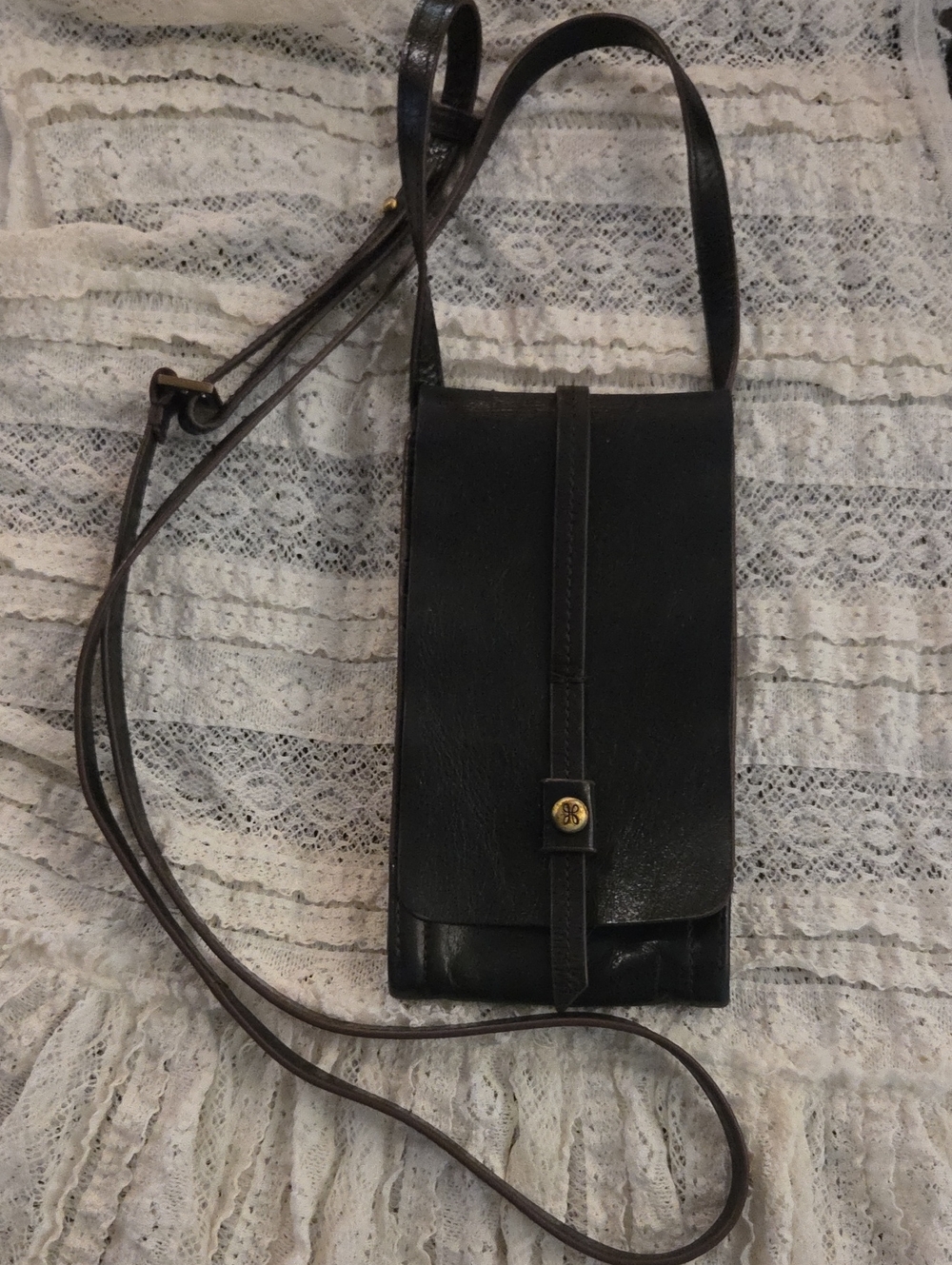 HOBO Thin Crossbody Wallet